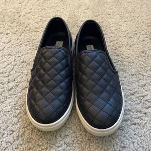 Black Steve Madden slip on sneakers